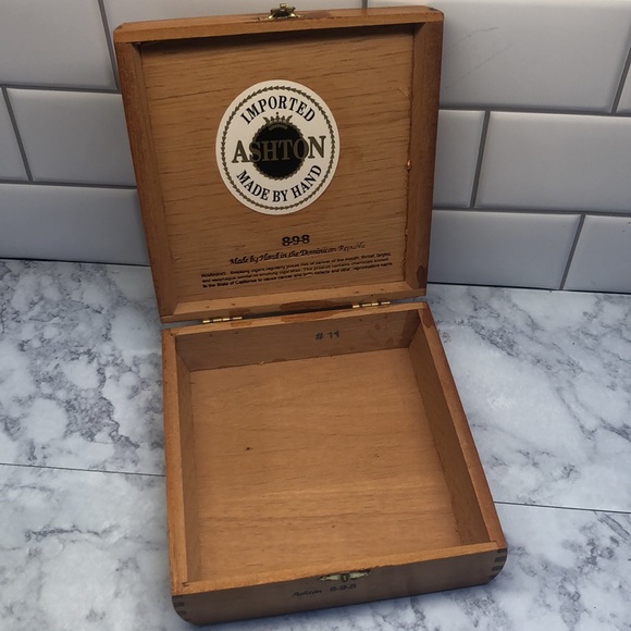 Aston Cigar Box - Picture 4 of 14